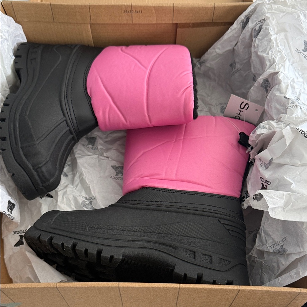 Kamik Fuchsia and Black Snow Boots